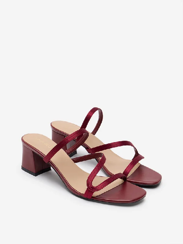 Women's Glitter Heeled Sandals with Ankle Strap and Chunky Heel in Gold for a Sparkly and Glamorous Party LookLUNA BLU Red Z-Pattern Block Heel Sandals Women's Glitter Heeled Sandals with Ankle Strap and Chunky Heel in Gold for a Sparkly and Glamorous Party LookLUNA BLU Red Z-Pattern Block Heel Sandals