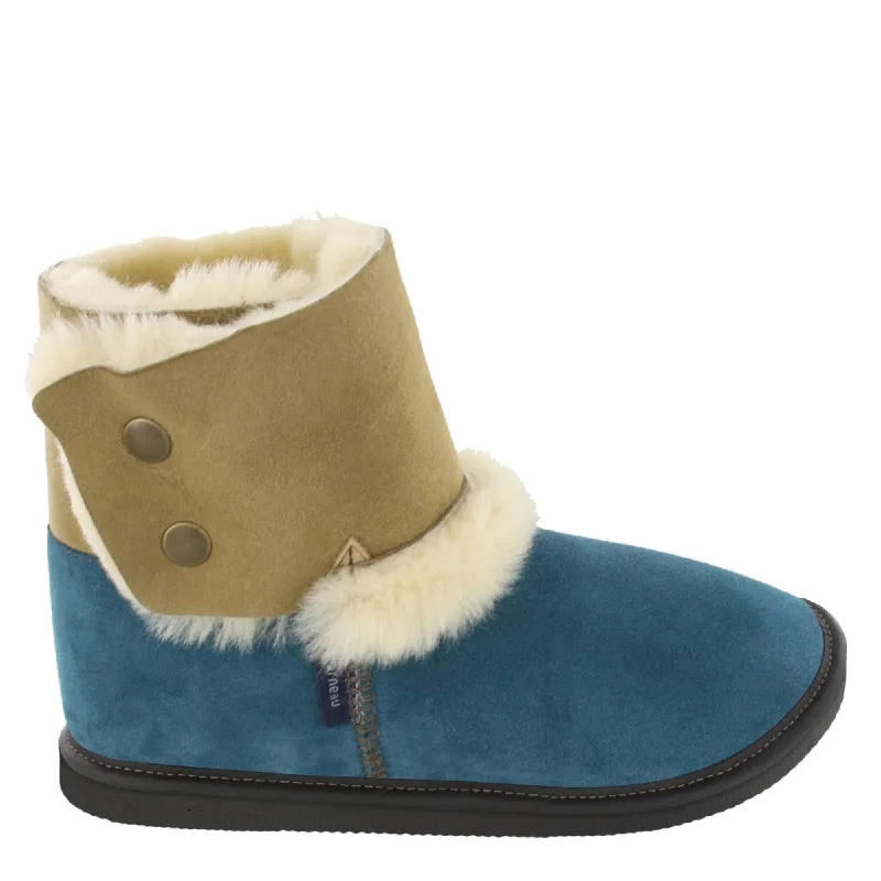 Women's Slippers with a Quilted Pattern in Gray for Added Style Reversed Sheepskin Bootie Slippers - EVA Outsole Women's Slippers with a Quilted Pattern in Gray for Added Style Reversed Sheepskin Bootie Slippers - EVA Outsole