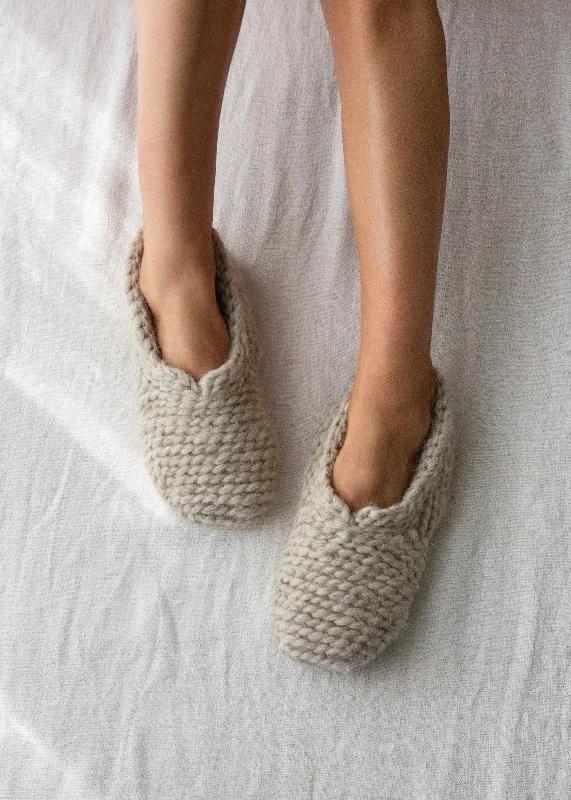 Women's Leather Slippers with a Hand - Stitched Design in Burgundy for Durability NEW - Knitted Bootie Slippers Women's Leather Slippers with a Hand - Stitched Design in Burgundy for Durability NEW - Knitted Bootie Slippers
