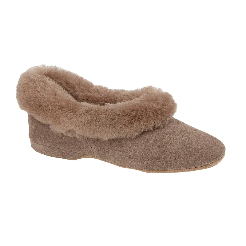 Women's Slippers with a Quilted Pattern in Gray for Added Style JANETTE Womens Sheepskin Slippers Women's Slippers with a Quilted Pattern in Gray for Added Style JANETTE Womens Sheepskin Slippers