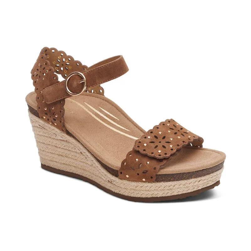 Women's casual sandals for warm - weather outings AETREX SYDNEY SCOTCH CUTOUT - BROWN Women's casual sandals for warm - weather outings AETREX SYDNEY SCOTCH CUTOUT - BROWN