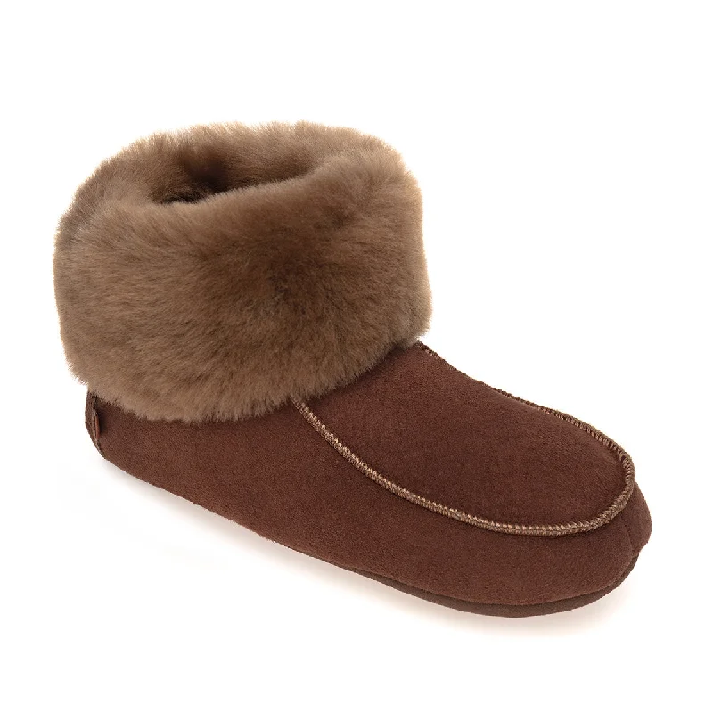 Women's Shearling Lined Slippers with a Fleece Upper in Tan for Ultimate Warmth Aster Sheepskin Slippers - Espresso Women's Shearling Lined Slippers with a Fleece Upper in Tan for Ultimate Warmth Aster Sheepskin Slippers - Espresso