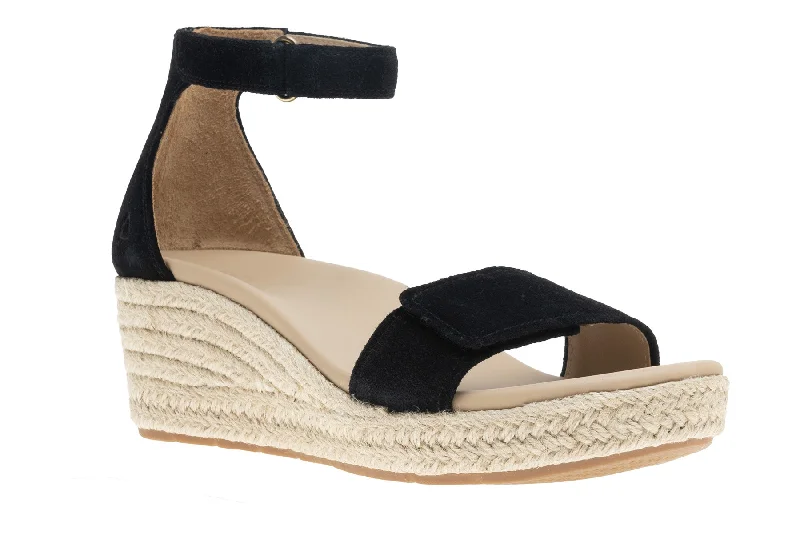 Women's Sandals with a Wedge Heel and a Tassel Detail in Orange for a Trendy LookRiviera Ankle Sandal Women's Sandals with a Wedge Heel and a Tassel Detail in Orange for a Trendy LookRiviera Ankle Sandal