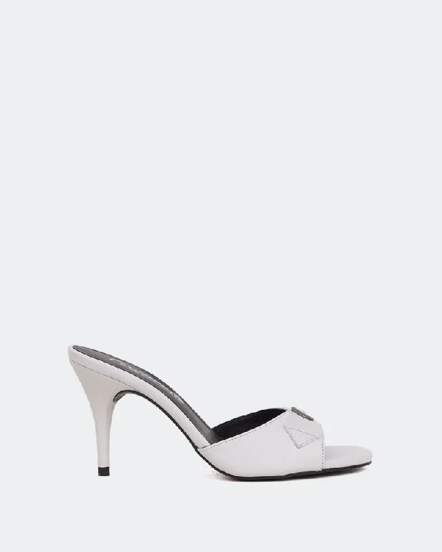 Shock - Absorbing Women's Sandals with a Soft Insole in Black for Active LifestylesAbsolute White Leather Shock - Absorbing Women's Sandals with a Soft Insole in Black for Active LifestylesAbsolute White Leather