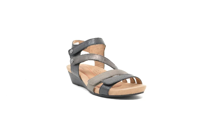 Anti - Slip Women's Sandals with a Grooved Sole in Green for Outdoor AdventuresCOBB HILL Hollywood Anti - Slip Women's Sandals with a Grooved Sole in Green for Outdoor AdventuresCOBB HILL Hollywood