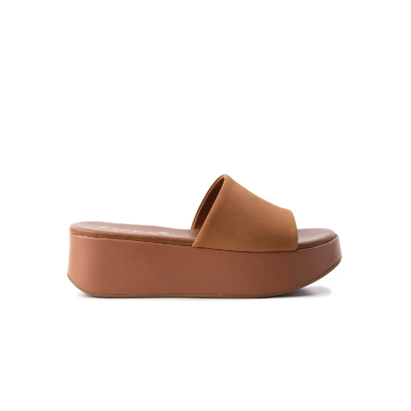 Women's Sandals with a Wedge Heel and a Tassel Detail in Orange for a Trendy LookCuracao Chestnut Nubuck Women's Sandals with a Wedge Heel and a Tassel Detail in Orange for a Trendy LookCuracao Chestnut Nubuck