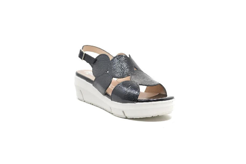 Adjustable Strap Women's Sandals with a Padded Heel in Pink for a Custom FitWONDERS D8210 Adjustable Strap Women's Sandals with a Padded Heel in Pink for a Custom FitWONDERS D8210