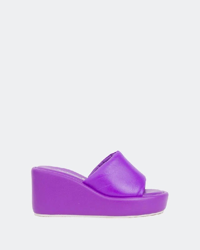 Sustainable Women's Recycled Material Sandals in Beige for Eco - Conscious ShoppersDolores Purple Leather Sustainable Women's Recycled Material Sandals in Beige for Eco - Conscious ShoppersDolores Purple Leather