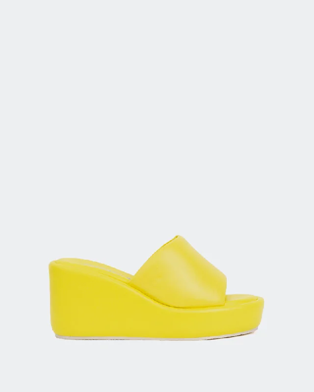 Anti - Slip Women's Sandals with a Grooved Sole in Green for Outdoor AdventuresDolores Yellow Leather Anti - Slip Women's Sandals with a Grooved Sole in Green for Outdoor AdventuresDolores Yellow Leather