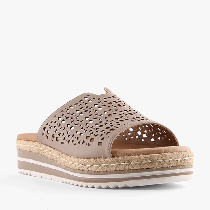 Women's Sandals with a Floral - Printed Upper in Pink for a Feminine Spring LookHESTIA TAUPE Women's Sandals with a Floral - Printed Upper in Pink for a Feminine Spring LookHESTIA TAUPE