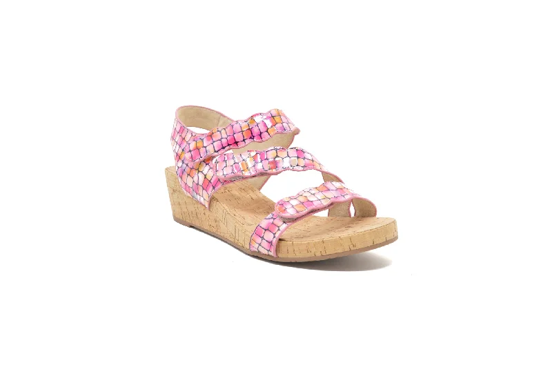 Shock - Absorbing Women's Sandals with a Soft Insole in Black for Active LifestylesVANELI Kabie