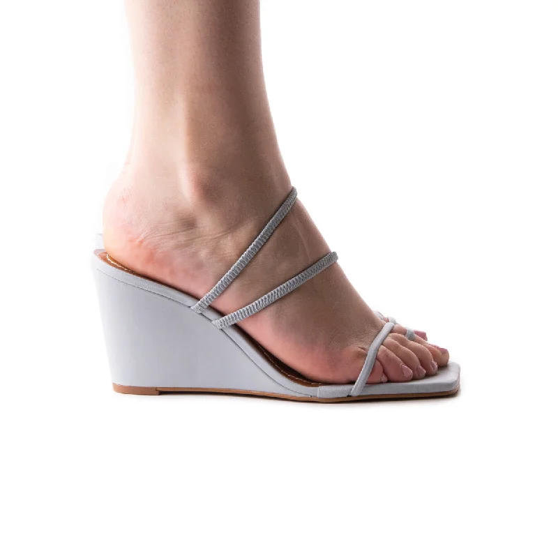 Women's Leather - Strapped Sandals with a Braided Detail in Brown for a Rustic AppealKaravi Bleu Leather Women's Leather - Strapped Sandals with a Braided Detail in Brown for a Rustic AppealKaravi Bleu Leather