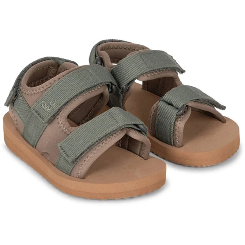 Child - Friendly Women's Sandals with a Secure Buckle in Purple for Moms on the GoKonges Sløjd Sun Sandal Bungee Cord