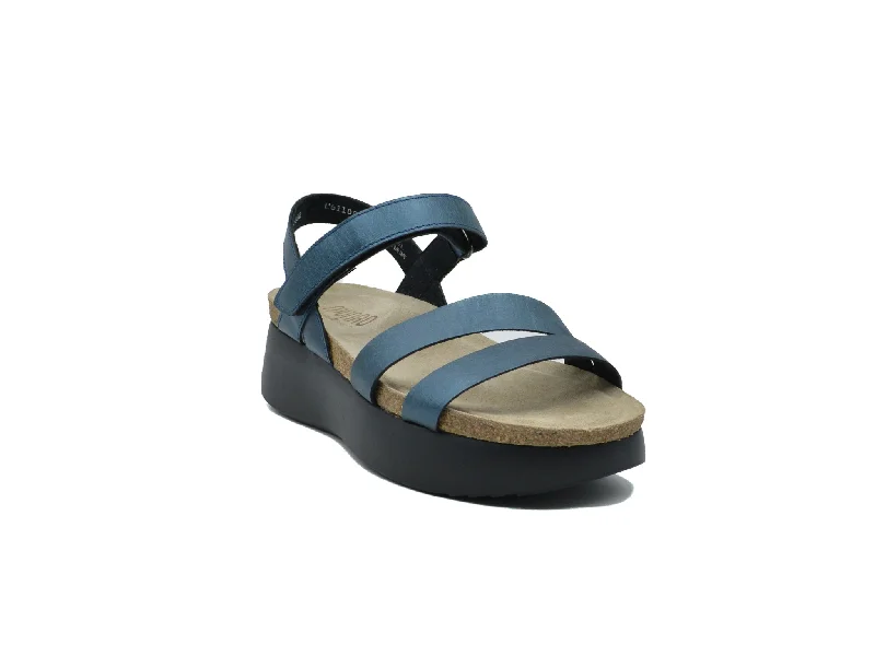 Waterproof Women's Rubber Beach Sandals with Arch Support in Blue for Water ActivitiesMUNRO M511041 Juniper Waterproof Women's Rubber Beach Sandals with Arch Support in Blue for Water ActivitiesMUNRO M511041 Juniper