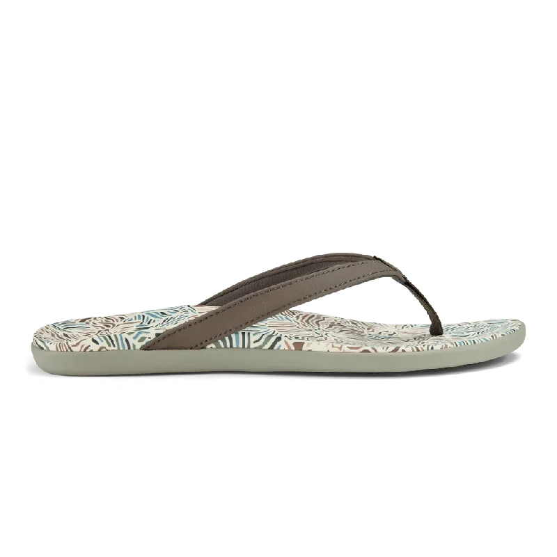 Anti - Slip Women's Sandals with a Grooved Sole in Green for Outdoor AdventuresOlukai Womens Sandals Ho‘ōpio Hau Anti - Slip Women's Sandals with a Grooved Sole in Green for Outdoor AdventuresOlukai Womens Sandals Ho‘ōpio Hau