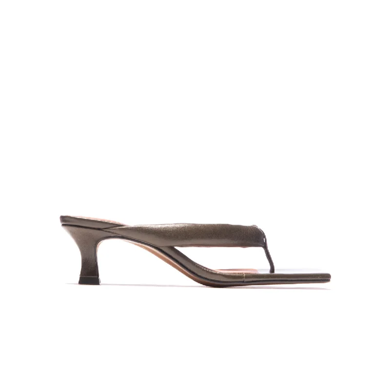 Women's Flat Slide Sandals with a Memory Foam Insole in White for All - Day ComfortSpritz Khaki Leather Women's Flat Slide Sandals with a Memory Foam Insole in White for All - Day ComfortSpritz Khaki Leather