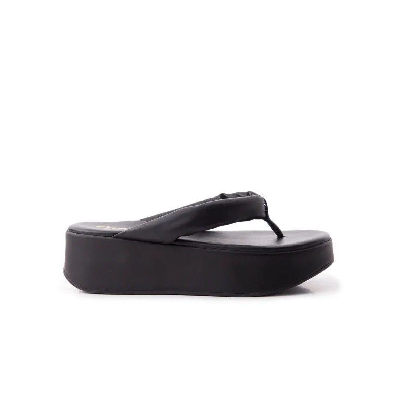 Women's Sandals with a Wedge Heel and a Tassel Detail in Orange for a Trendy LookTobago Black Leather Women's Sandals with a Wedge Heel and a Tassel Detail in Orange for a Trendy LookTobago Black Leather