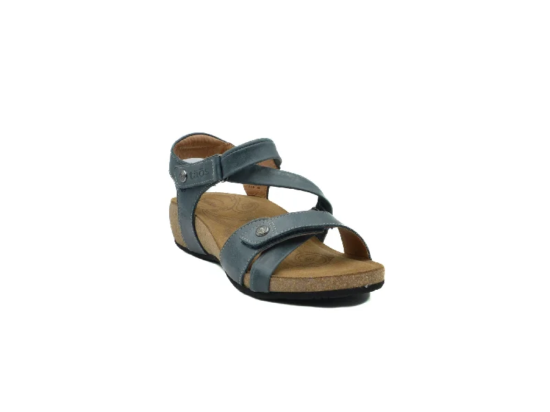 Adjustable Strap Women's Sandals with a Padded Heel in Pink for a Custom FitTAOS Universe Adjustable Strap Women's Sandals with a Padded Heel in Pink for a Custom FitTAOS Universe