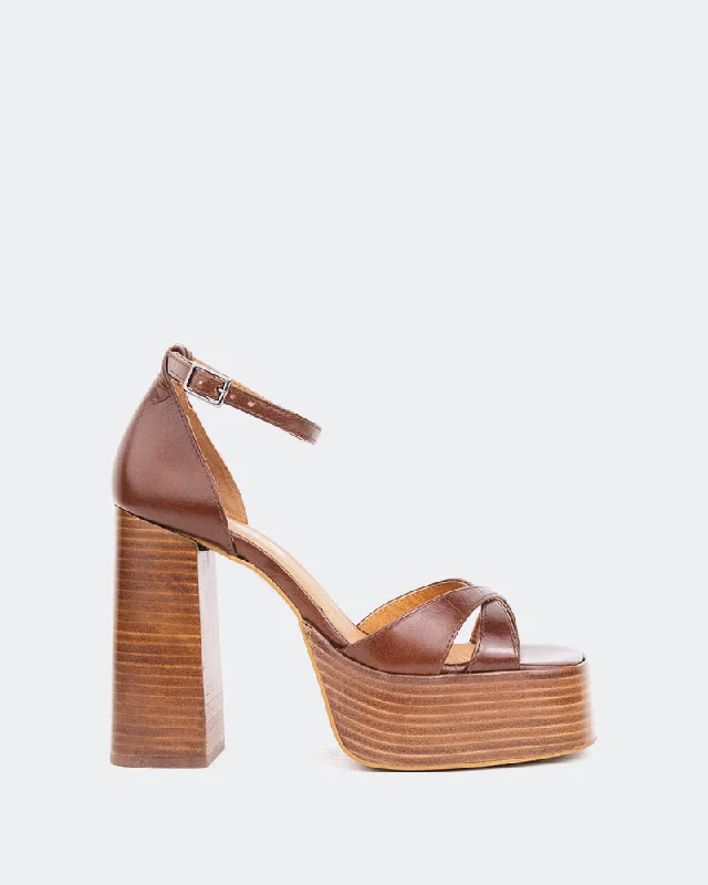 Sustainable Women's Recycled Material Sandals in Beige for Eco - Conscious ShoppersVixen Chestnut Leather Sustainable Women's Recycled Material Sandals in Beige for Eco - Conscious ShoppersVixen Chestnut Leather