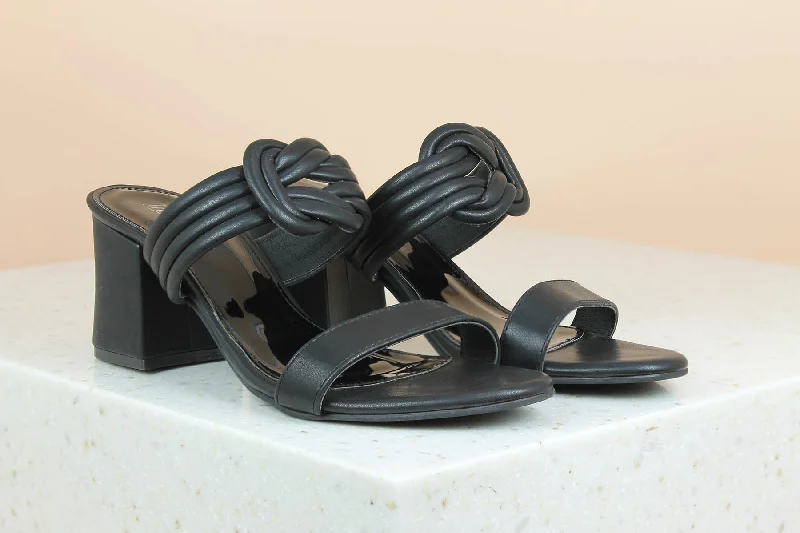 Women's Strappy Gladiator Sandals with Buckle Closures in Tan for a Boho LookWomen Black Solid Block Sandals Women's Strappy Gladiator Sandals with Buckle Closures in Tan for a Boho LookWomen Black Solid Block Sandals