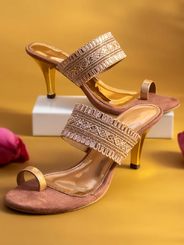 Women's Flat Slide Sandals with a Memory Foam Insole in White for All - Day ComfortWomen Rose Gold Toned Kitten Sandals Women's Flat Slide Sandals with a Memory Foam Insole in White for All - Day ComfortWomen Rose Gold Toned Kitten Sandals