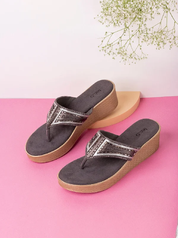 Women's Rhinestone - Embellished Open - Toe Sandals in Silver for a Glamorous Party LookWomens Pewter Embellished Open Toe Casual Wedge Heel Sandals Women's Rhinestone - Embellished Open - Toe Sandals in Silver for a Glamorous Party LookWomens Pewter Embellished Open Toe Casual Wedge Heel Sandals