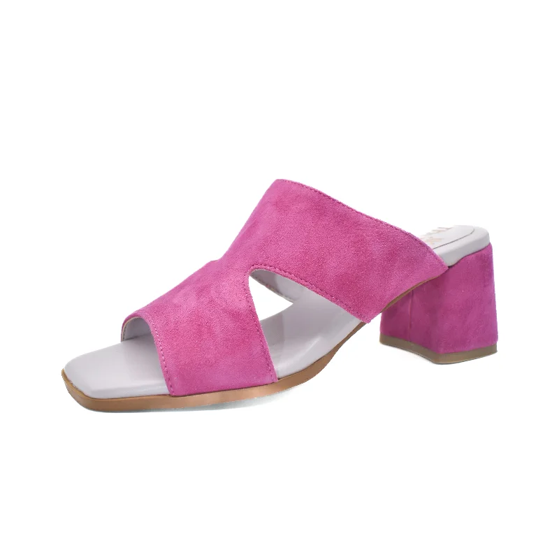 Women's Thong Sandals with a Beaded Design in Multicolor for a Beachy Aesthetic Women's Thong Sandals with a Beaded Design in Multicolor for a Beachy Aesthetic Women's Sandals with a Floral - Printed Upper in Pink for a Feminine Spring LookFEMIE Women's Thong Sandals with a Beaded Design in Multicolor for a Beachy Aesthetic Women's Thong Sandals with a Beaded Design in Multicolor for a Beachy Aesthetic Women's Sandals with a Floral - Printed Upper in Pink for a Feminine Spring LookFEMIE