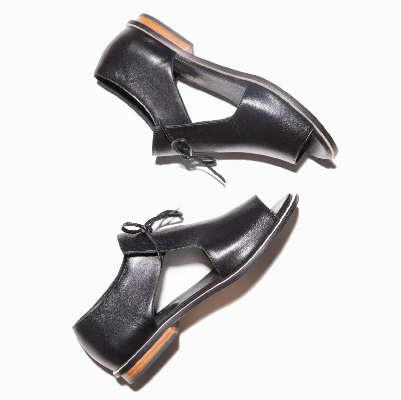 Women's Ankle - Strap Sandals with a Block Heel in Red for a Sophisticated Style Women's Ankle - Strap Sandals with a Block Heel in Red for a Sophisticated Style Sustainable Women's Recycled Material Sandals in Beige for Eco - Conscious ShoppersLisa Black Sandals